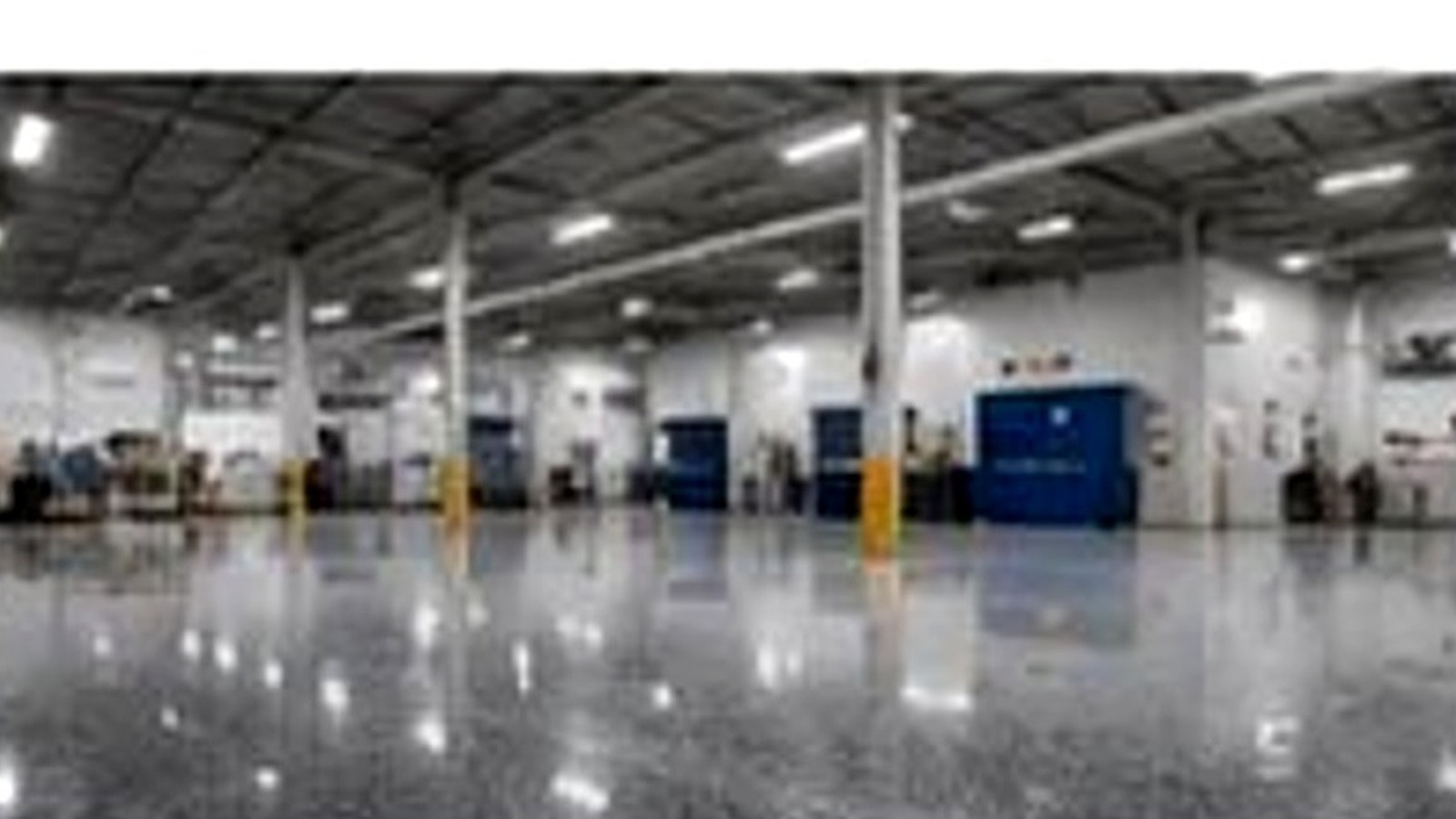 High gloss epoxy floor for body shop or detailing bay