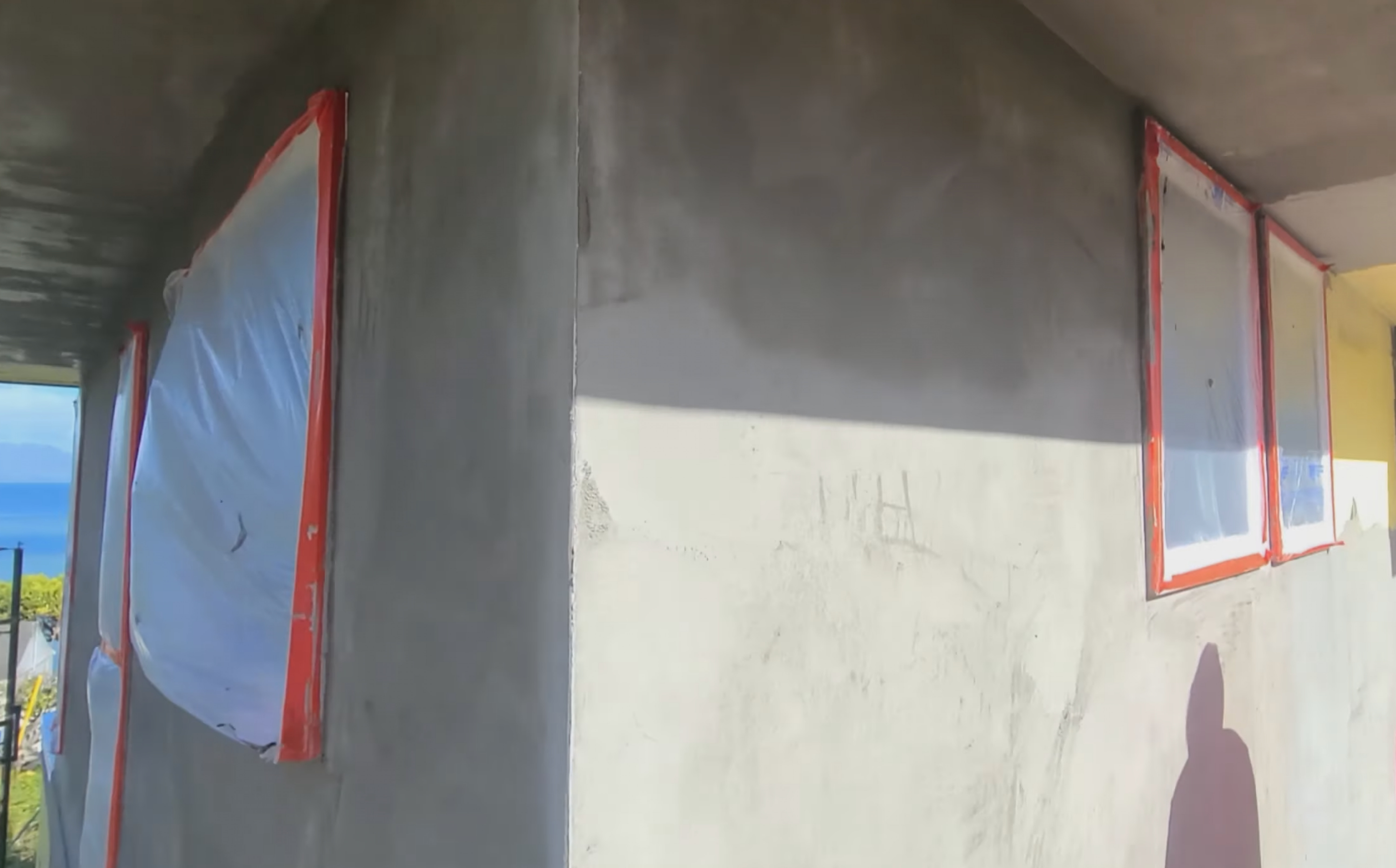 Unique Exterior Stucco Home From Scratch: Cementing With Basecoat for Endurance