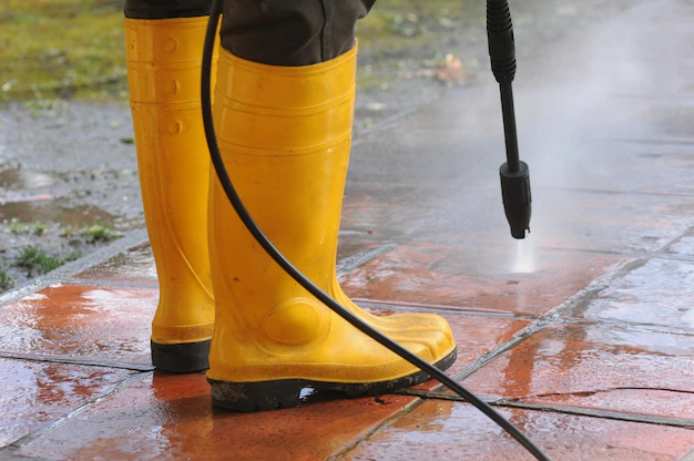 How Much Does Pressure Washing Cost the Smart Way