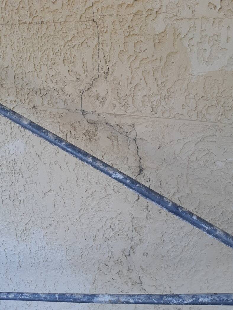 How To Fix Damaged Synthetic Stucco Sky Stucco Systems Contractor